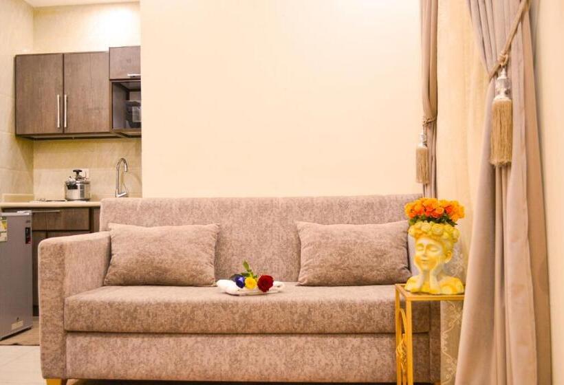 منتصف البيعة للشقق المخدومة