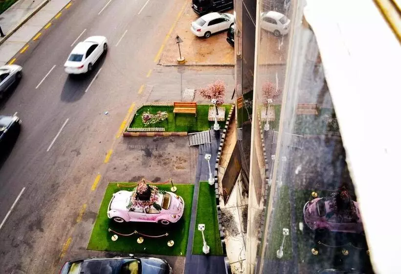 منتصف البيعة للشقق المخدومة