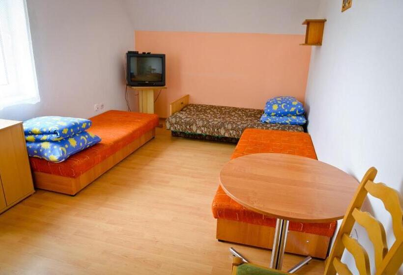 הוסטל Ośrodek Zibi