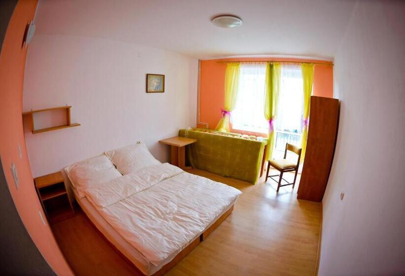 הוסטל Ośrodek Zibi