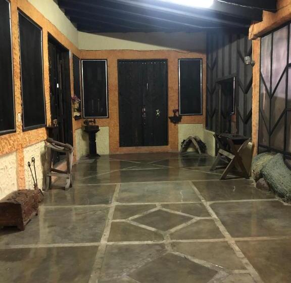 تختخواب و صبحانه Casa Vieja