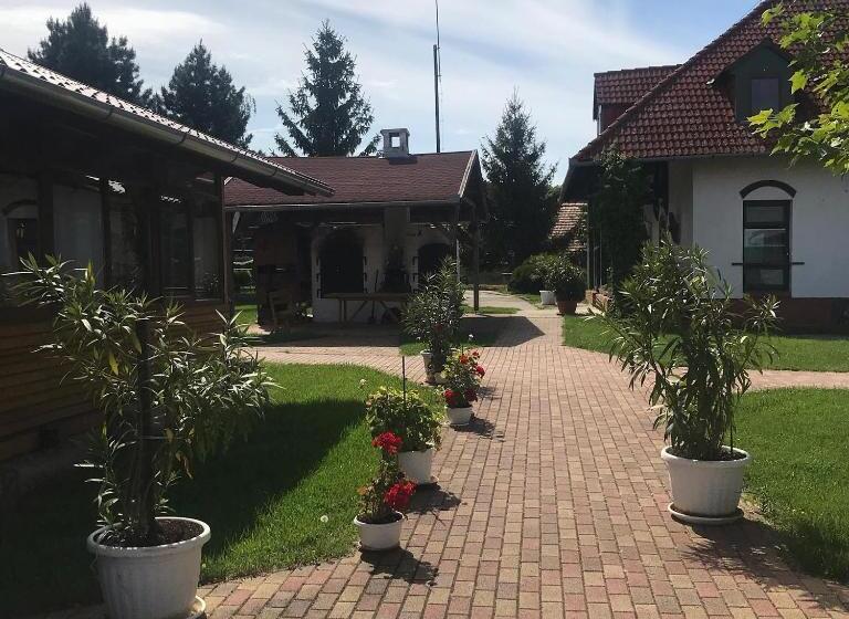 住宿加早餐 Rácz Tanya és Panzió