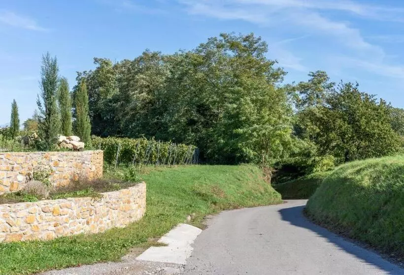 Hotelli Ferienwohnung Castellberg