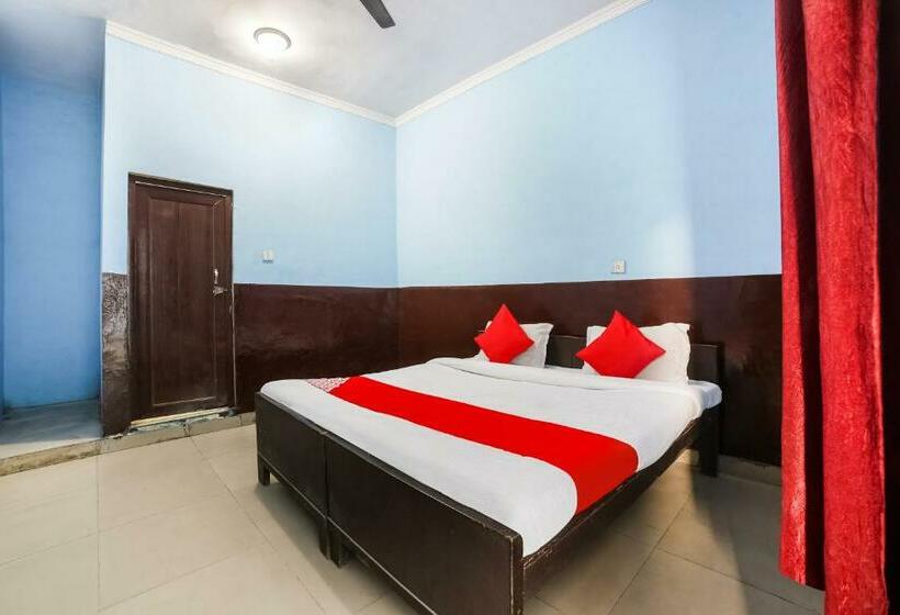 ホテル Oyo 67226 Om