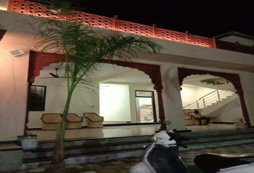 酒店 Oyo 83370 Bramha Flower