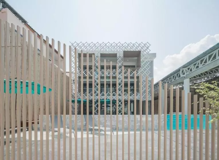 هتل Yanud Residence