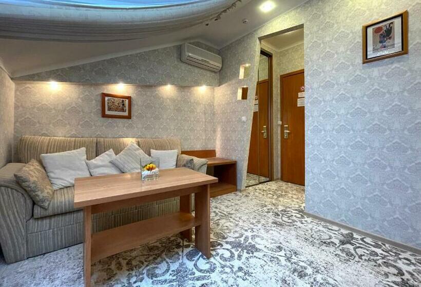 Penthouse Apartment In Hotel Eney