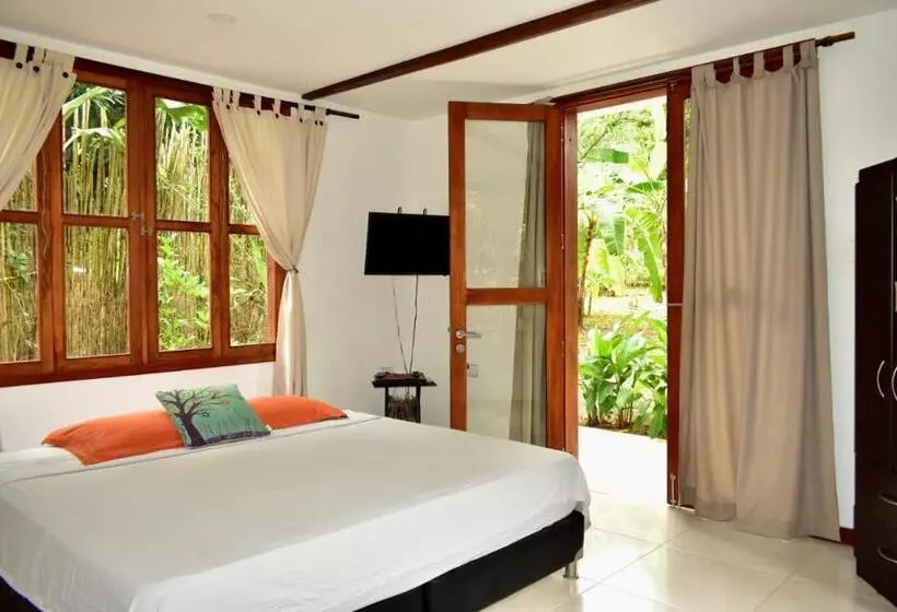 ユースホステル Casa Silvestre