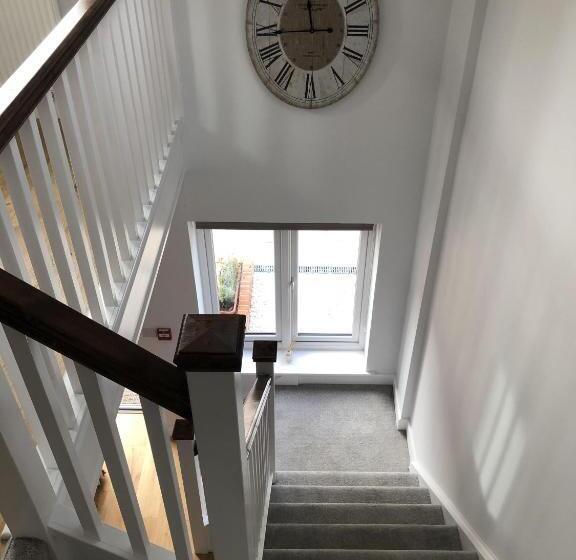 ユースホステル Hamilton Arms Suites