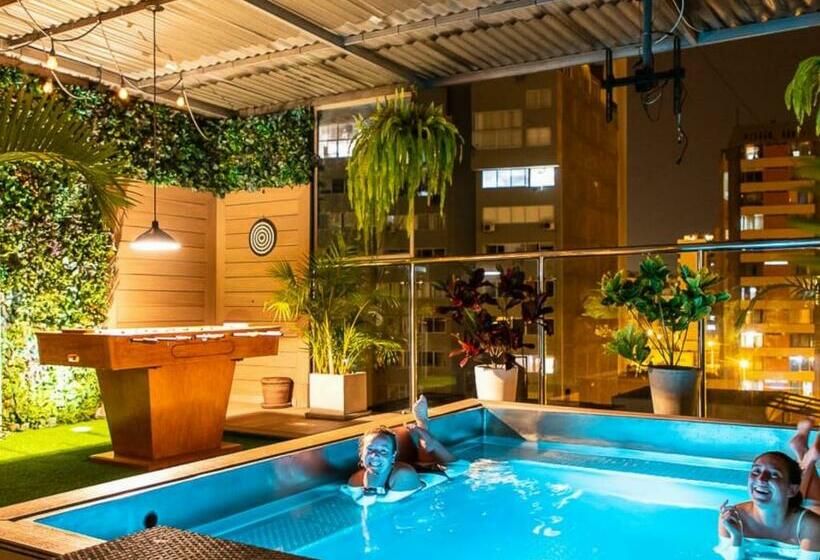 Alpes Lima Kennedy Hostel