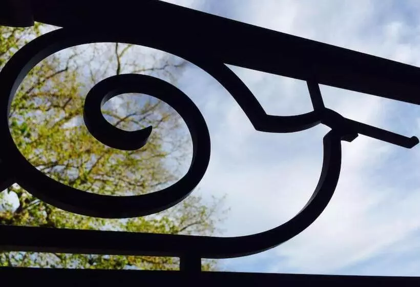 Aamiaismajoitus (B&B) La Maison De L Escargot