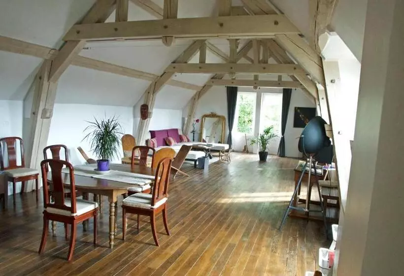 Aamiaismajoitus (B&B) La Maison De L Escargot