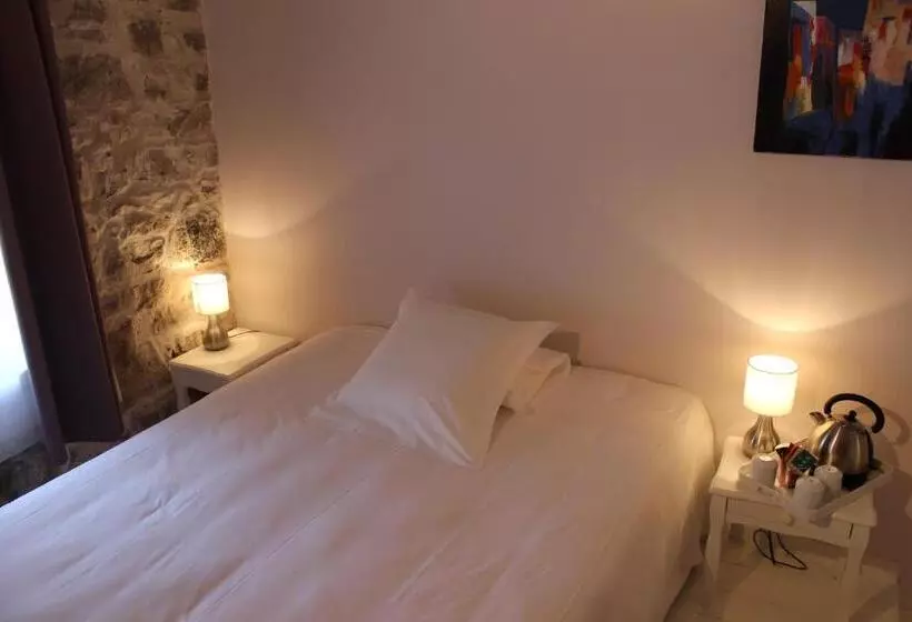 Aamiaismajoitus (B&B) Le Mas De Roux Chambres D Hotes