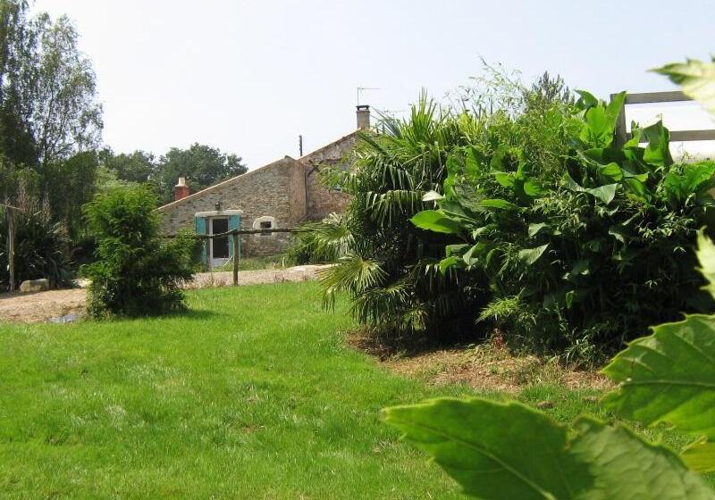 住宿加早餐  Le Puy Babin Chambres Familiales à La Ferme