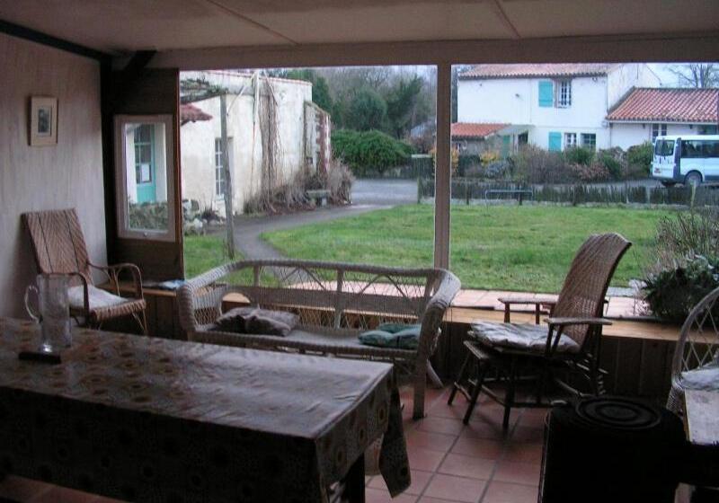 住宿加早餐  Le Puy Babin Chambres Familiales à La Ferme