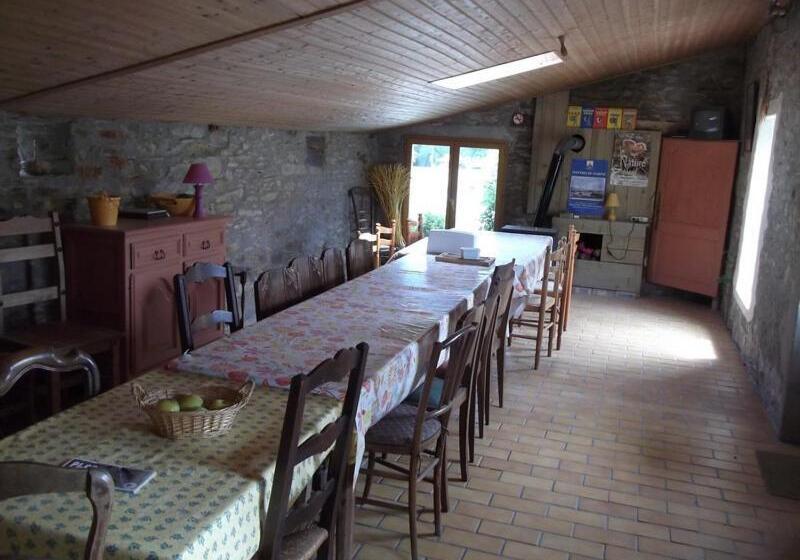 住宿加早餐  Le Puy Babin Chambres Familiales à La Ferme