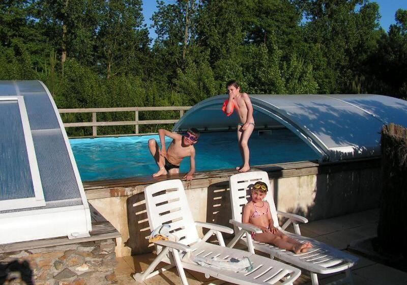 住宿加早餐  Le Puy Babin Chambres Familiales à La Ferme