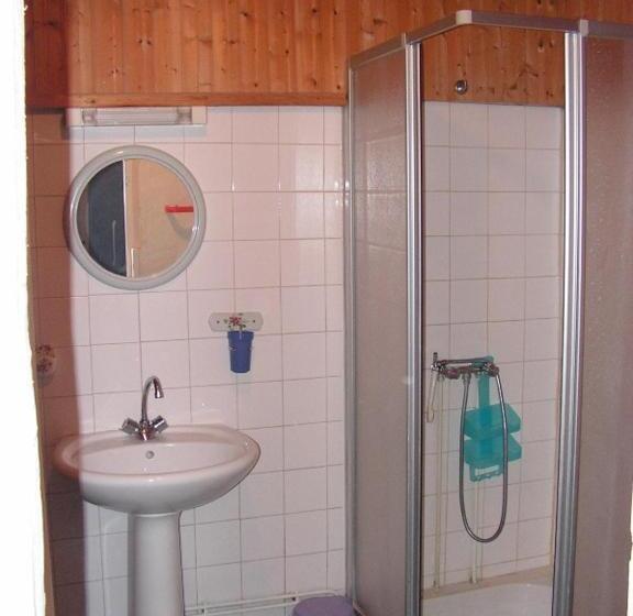 住宿加早餐  Le Puy Babin Chambres Familiales à La Ferme