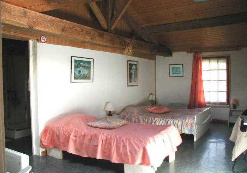 住宿加早餐  Le Puy Babin Chambres Familiales à La Ferme