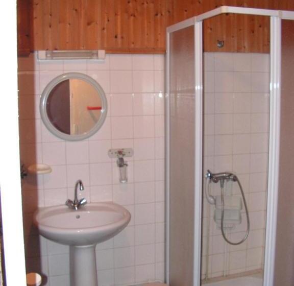 住宿加早餐  Le Puy Babin Chambres Familiales à La Ferme