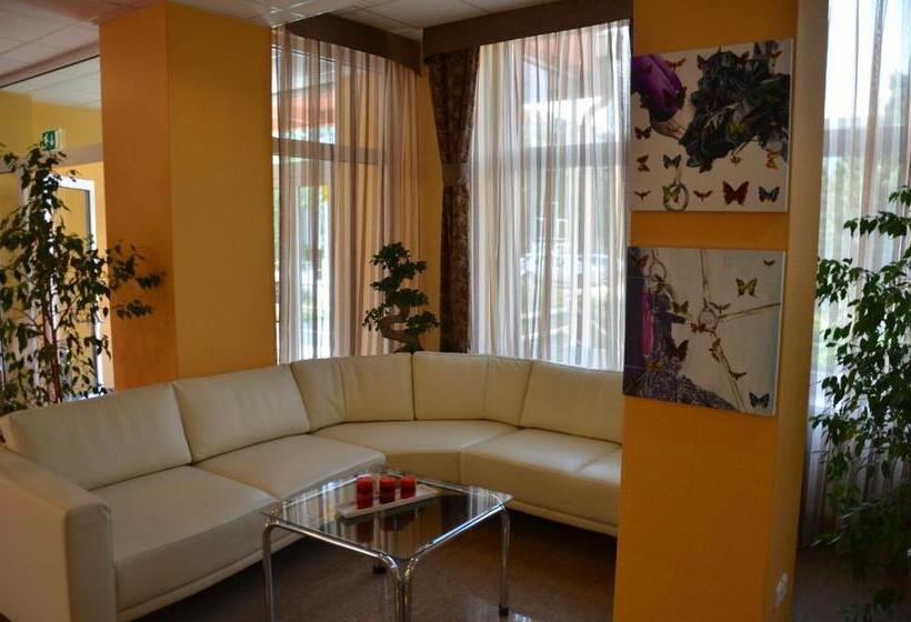 فندق City  Galanta