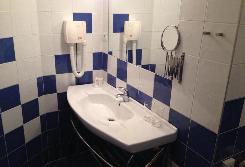 فندق City  Galanta