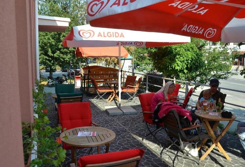 فندق City  Galanta