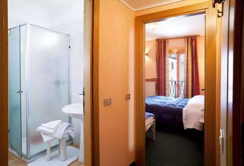 ホテル La Piazzetta