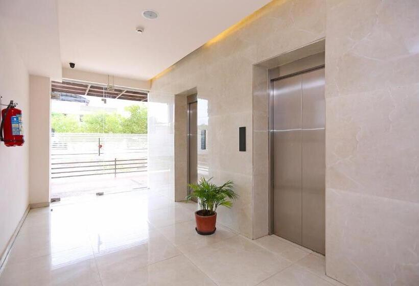 ホテル Oyo 7386 The Oasis