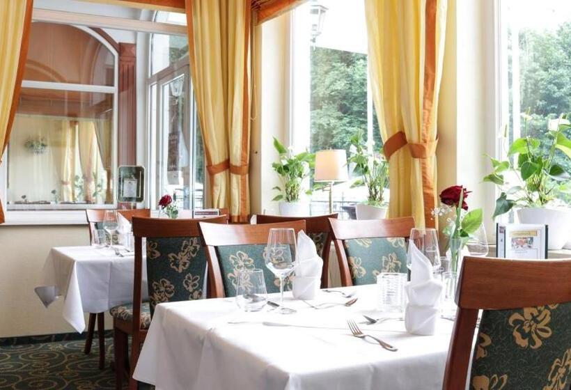 Otel Waldhaus Oelper