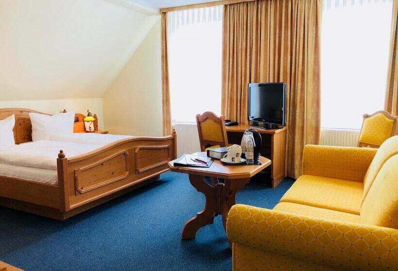 Otel Waldhaus Oelper