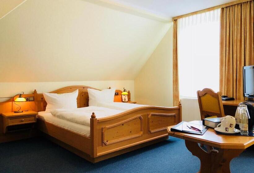 Otel Waldhaus Oelper