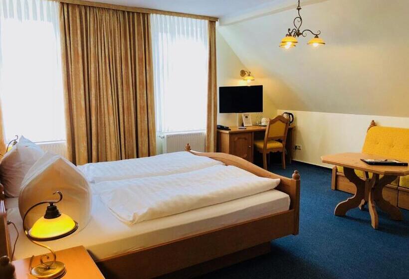 Otel Waldhaus Oelper