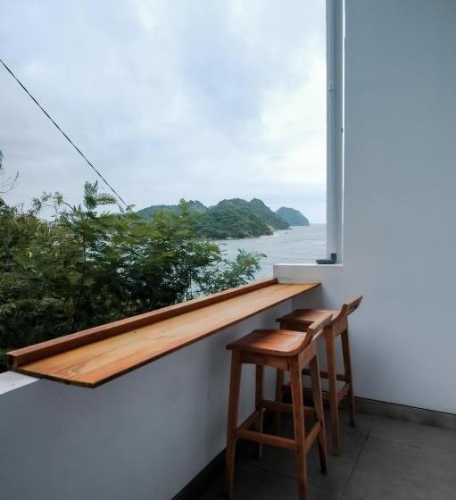 פנסיון Escape Bajo