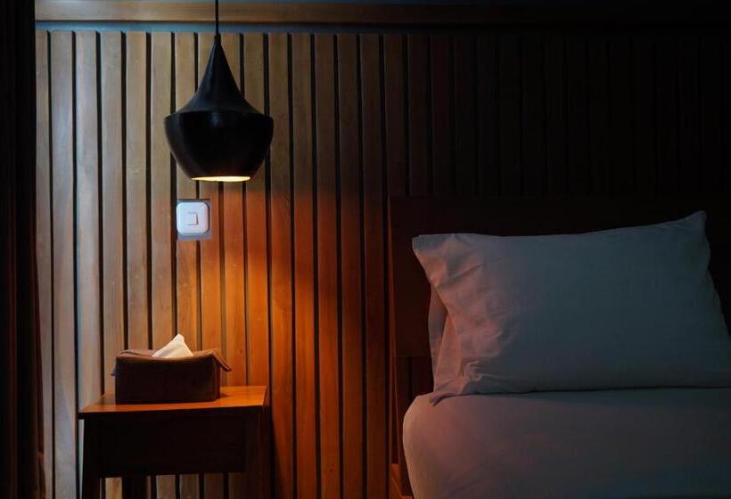 פנסיון Escape Bajo