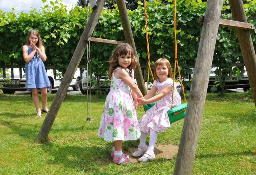 پانسیون Gostišče Guest House Stari Hrast