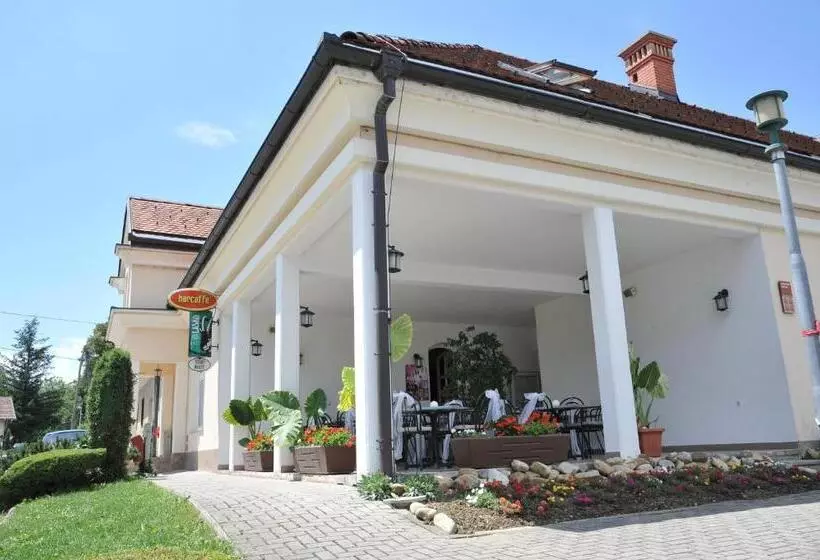 پانسیون Gostišče   Guest House Stari Hrast