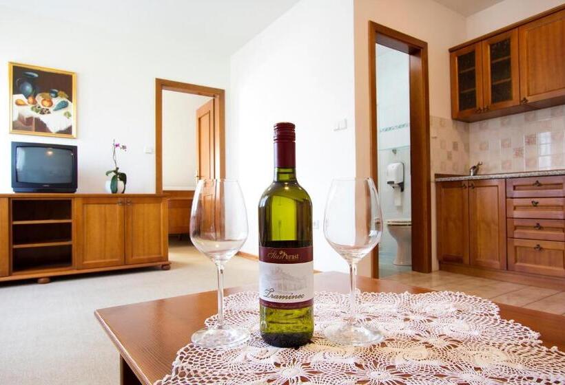 پانسیون Gostišče Guest House Stari Hrast