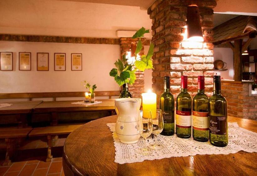 پانسیون Gostišče Guest House Stari Hrast