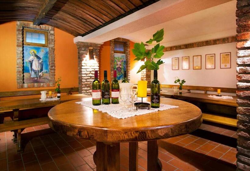 پانسیون Gostišče Guest House Stari Hrast