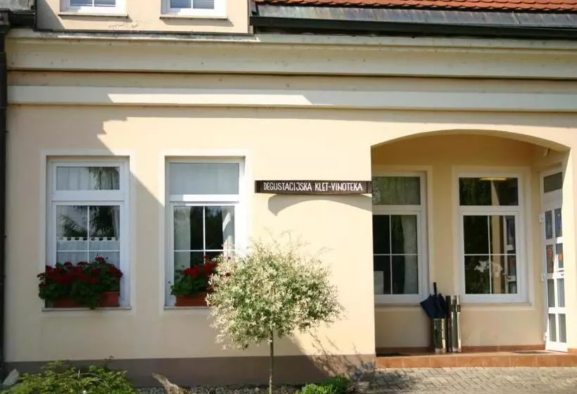 پانسیون Gostišče   Guest House Stari Hrast