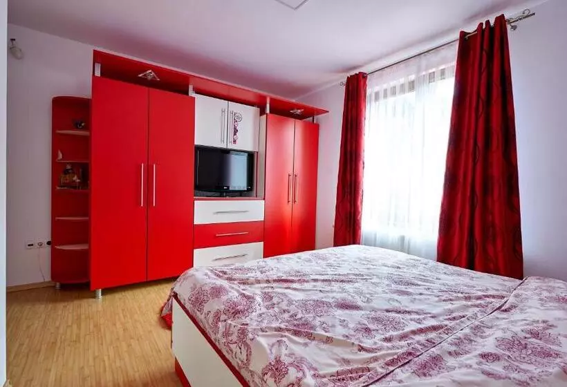 پانسیون Casa Cu Flori Moisei