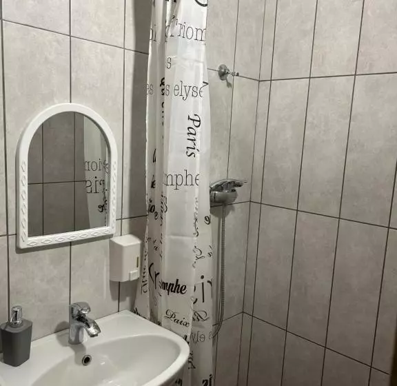 ユースホステル готель максим