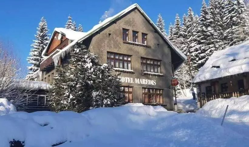 ホテル Maredis