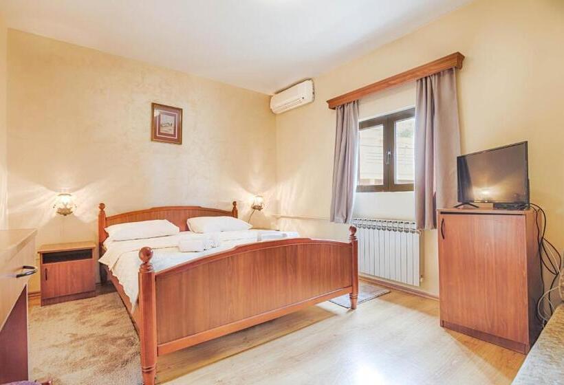 پانسیون Mali Miločer Bay Accommodation