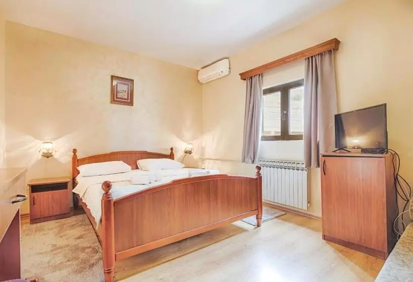 پانسیون Mali Miločer Bay Accommodation