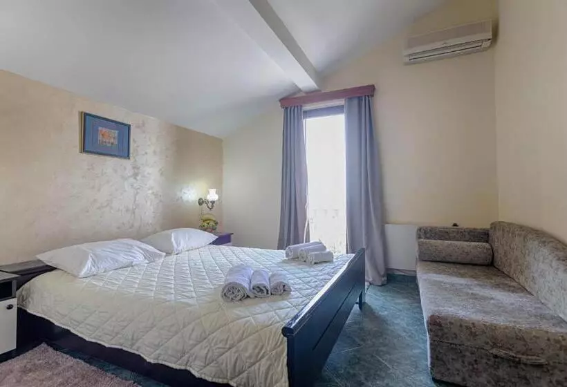 پانسیون Mali Miločer Bay Accommodation