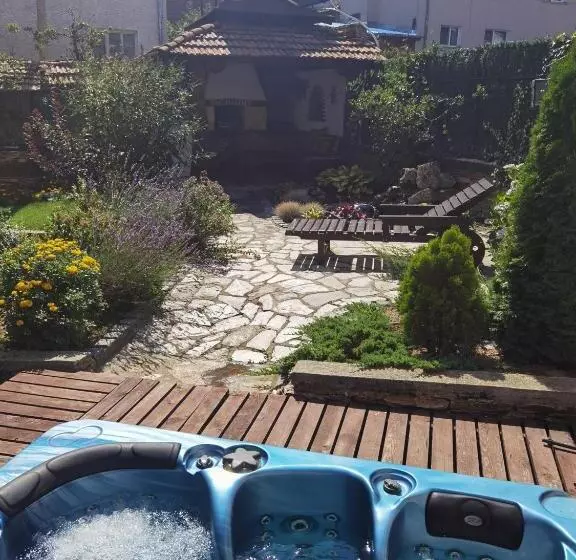 Majatalo Mira Guest House