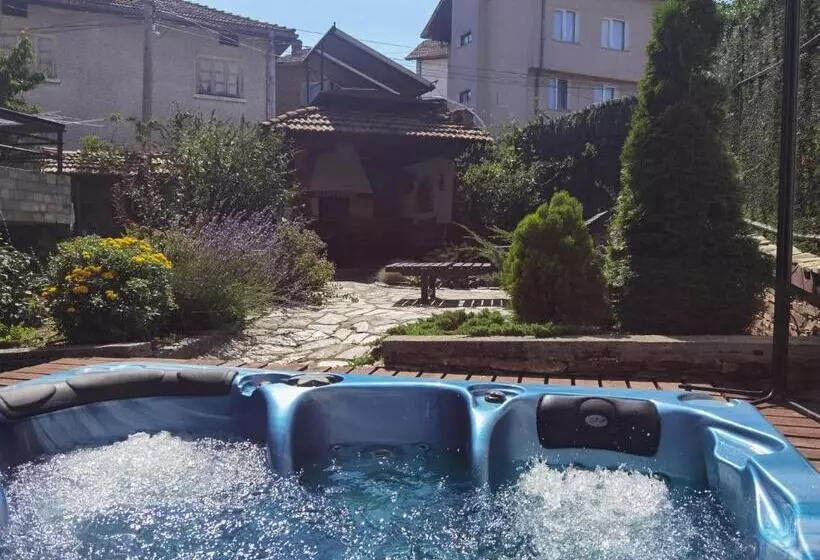 Majatalo Mira Guest House