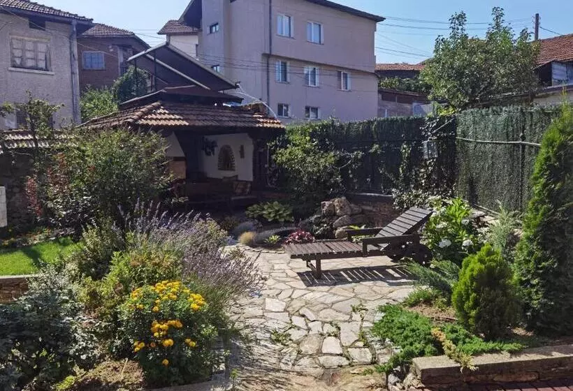 Majatalo Mira Guest House